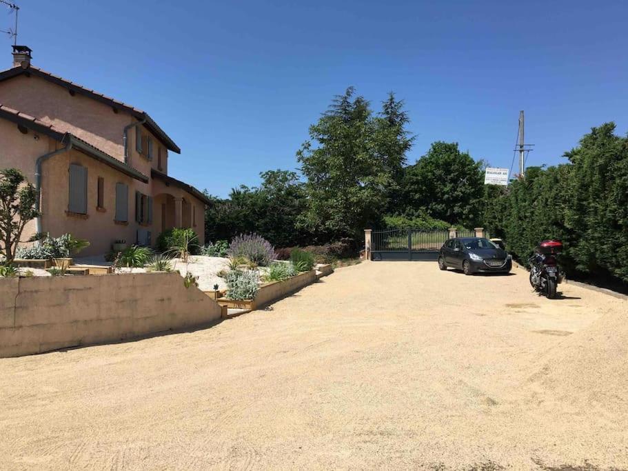 Appartement 55M2 En Beaujolais & Enedis A 15 Min Saint-Germain-Nuelles Exterior foto